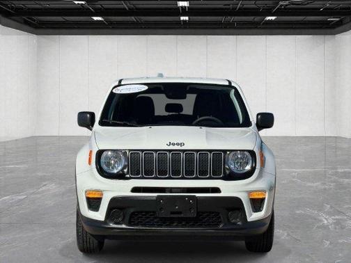 Alpine White 2023 Jeep Renegade Latitude