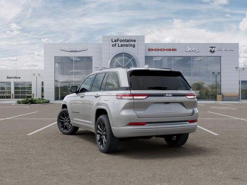 Silver Zynith 2026 Jeep Grand Cherokee Limited