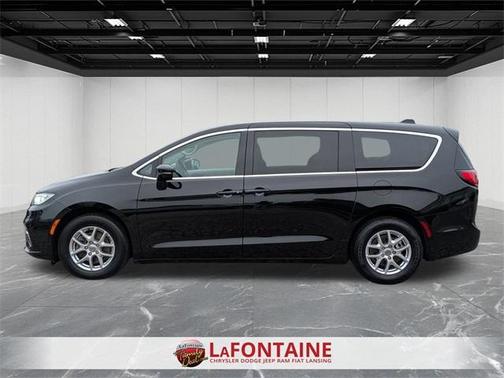 2024 Chrysler Pacifica Touring-L