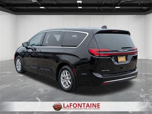 2024 Chrysler Pacifica Touring-L