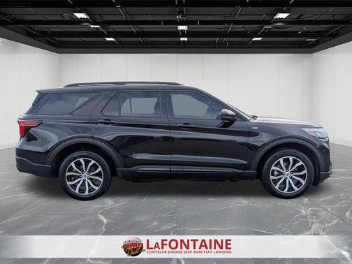Black Metallic 2025 Ford Explorer ST-Line