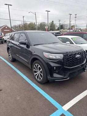 Black Metallic 2025 Ford Explorer ST-Line