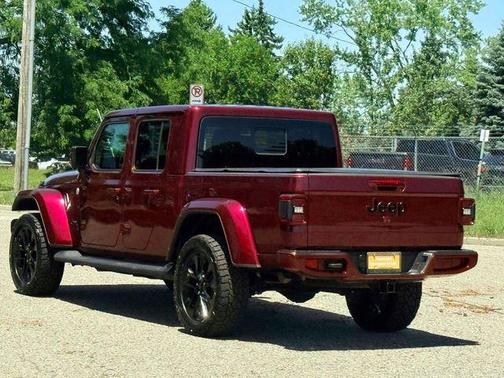 Snazzberry Pearlcoat 2021 Jeep Gladiator Overland