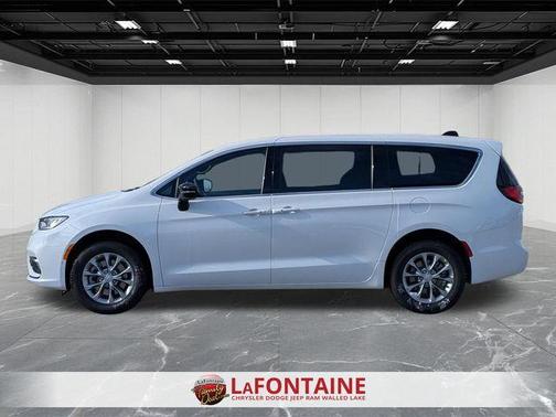 Bright White Clearcoat 2026 Chrysler Pacifica Limited