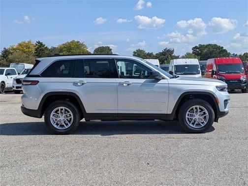 2025 Jeep Grand Cherokee Laredo X