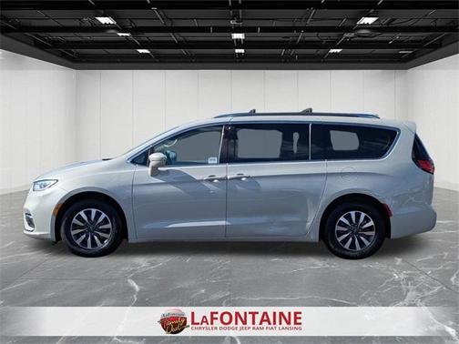 2021 Chrysler Pacifica Touring-L
