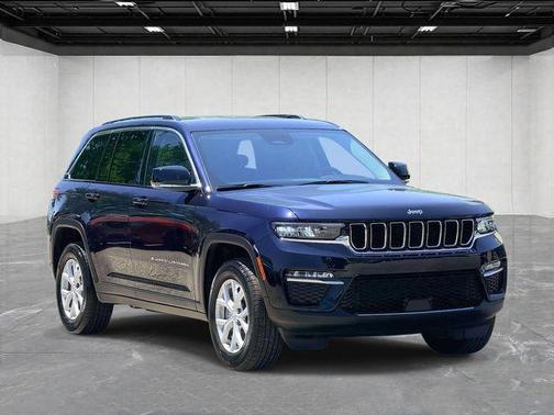 Midnight Sky 2023 Jeep Grand Cherokee Limited