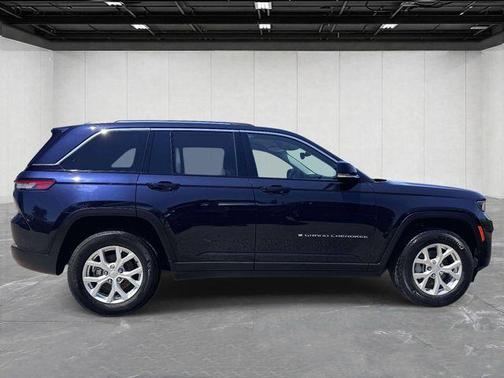 Midnight Sky 2023 Jeep Grand Cherokee Limited