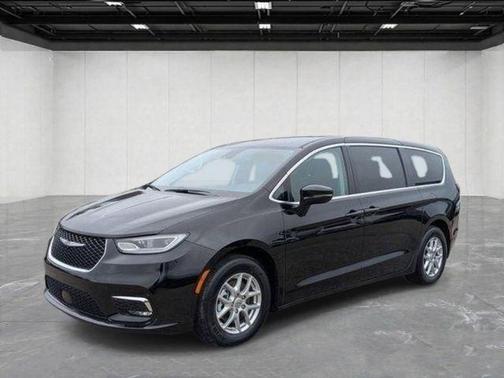 Diamond Black 2024 Chrysler Pacifica Touring-L