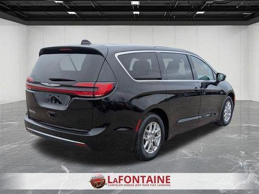 Diamond Black 2024 Chrysler Pacifica Touring-L