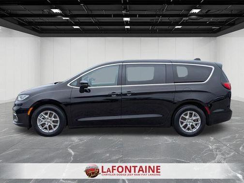 Diamond Black 2024 Chrysler Pacifica Touring-L