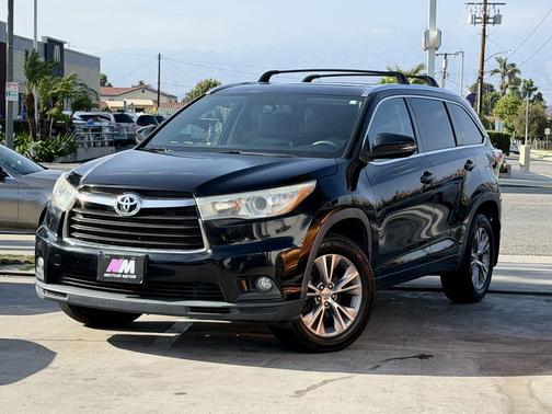 Attitude Black Metallic 2015 Toyota Highlander XLE