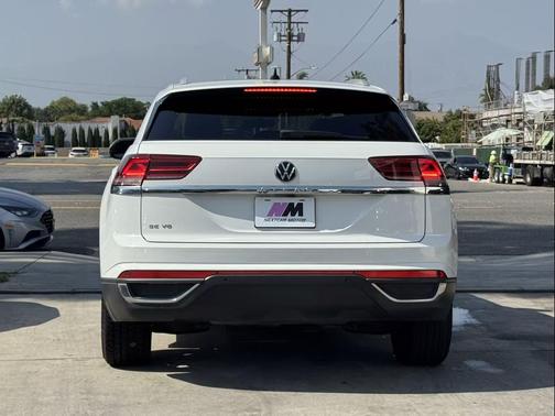 Pure White 2020 Volkswagen Atlas Cross Sport 3.6L V6 SE w/Technology