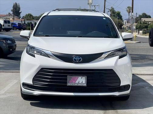 2021 Toyota Sienna LE