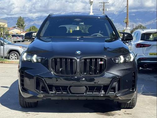 2025 BMW X5 M60i