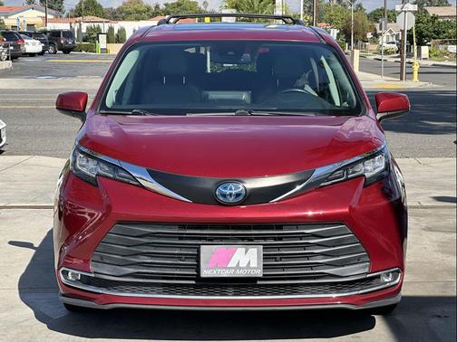 2021 Toyota Sienna XLE 7 Passenger