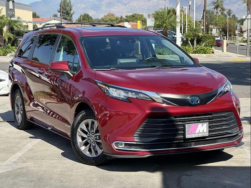 2021 Toyota Sienna XLE 7 Passenger