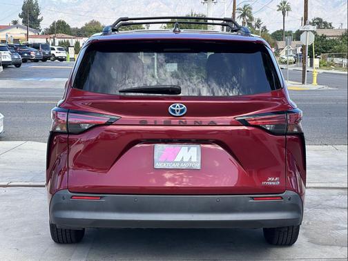 2021 Toyota Sienna XLE 7 Passenger