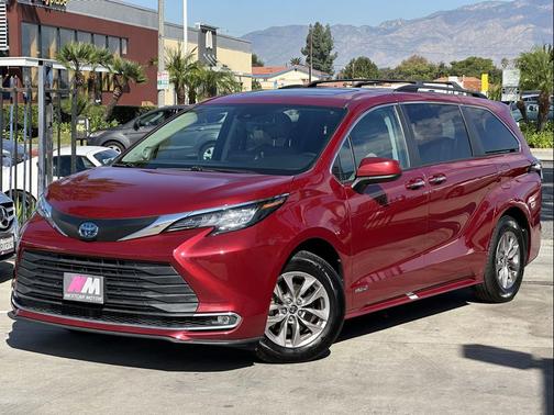 2021 Toyota Sienna XLE 7 Passenger