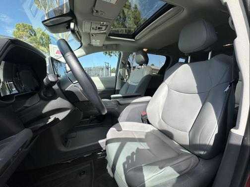 2021 Toyota Sienna XLE 7 Passenger