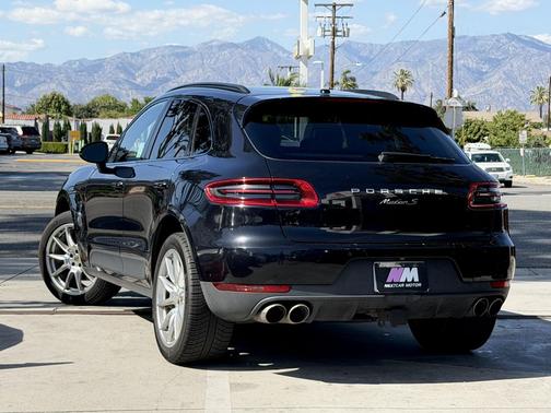 Black 2018 Porsche Macan Macan