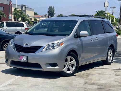 2014 Toyota Sienna LE