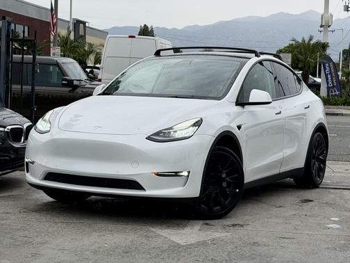 2022 Tesla Model Y Long Range Dual Motor All-Wheel Drive