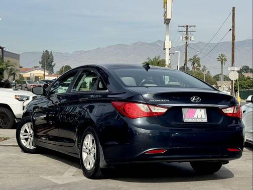 2012 Hyundai SONATA GLS
