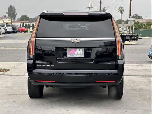 2018 Cadillac Escalade Base