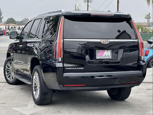 2018 Cadillac Escalade Base