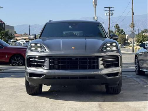 Gray 2024 Porsche Cayenne Cayenne