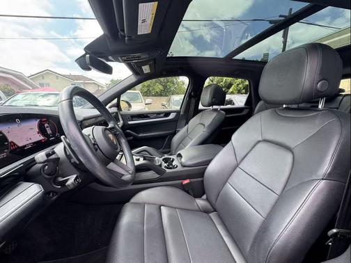 Gray 2024 Porsche Cayenne Cayenne
