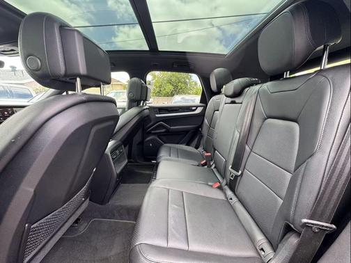 Gray 2024 Porsche Cayenne Cayenne