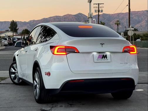 2023 Tesla Model Y Long Range Dual Motor All-Wheel Drive