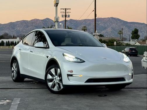 2023 Tesla Model Y Long Range Dual Motor All-Wheel Drive