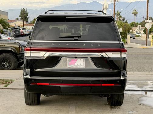 2022 Lincoln Navigator Black Label