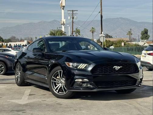 2017 Ford Mustang EcoBoost Premium