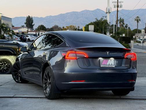 2023 Tesla Model 3 Performance