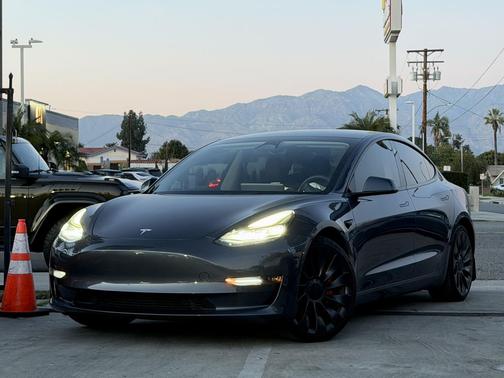 2023 Tesla Model 3 Performance