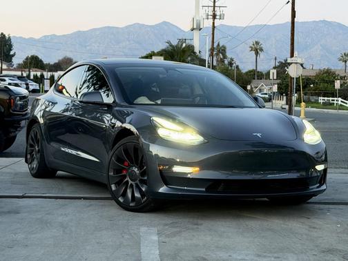 2023 Tesla Model 3 Performance