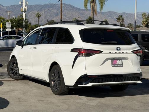 2021 Toyota Sienna XSE 7 Passenger