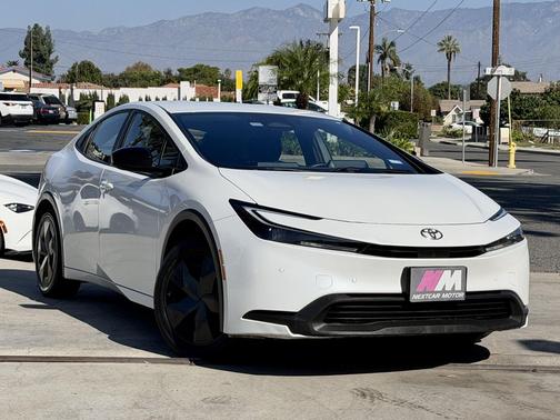 2024 Toyota Prius LE