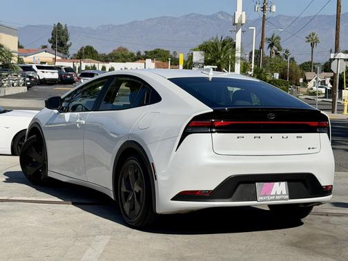 2024 Toyota Prius LE