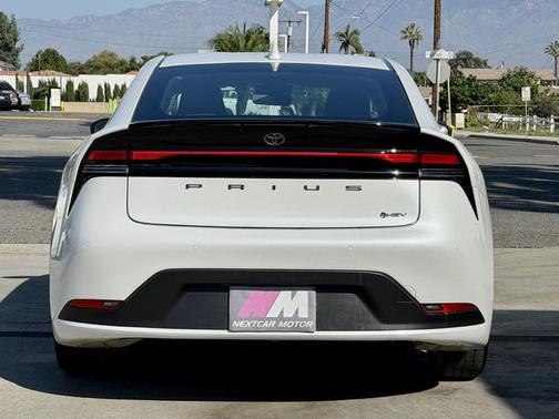 2024 Toyota Prius LE