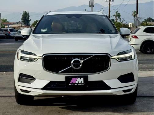 White 2020 Volvo XC60 T6 Momentum