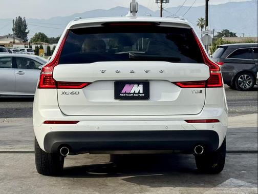 White 2020 Volvo XC60 T6 Momentum