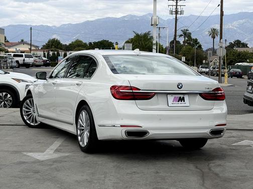 White 2016 BMW 740 4dr Sdn 740i RWD