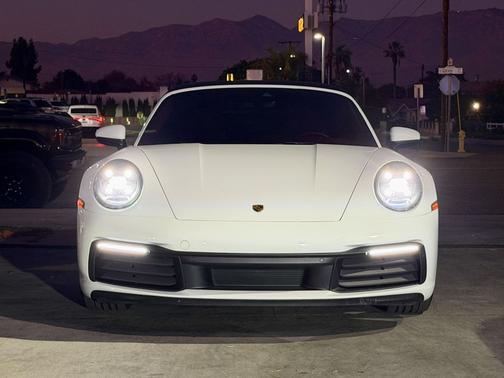 2022 Porsche 911 Carrera