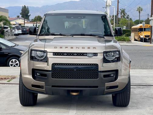 2025 Land Rover Defender P635 OCTA