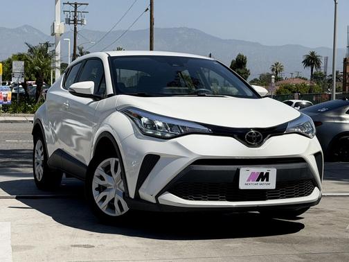 Blizzard Pearl 2021 Toyota C-HR LE